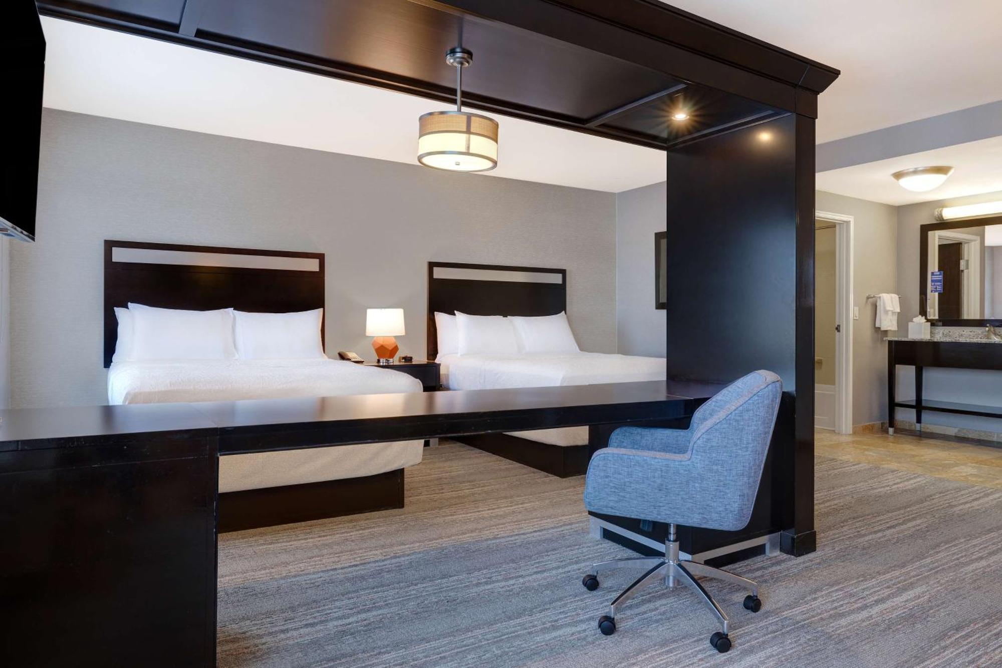 Hampton Inn & Suites Seattle/Федерал-Уэй Экстерьер фото