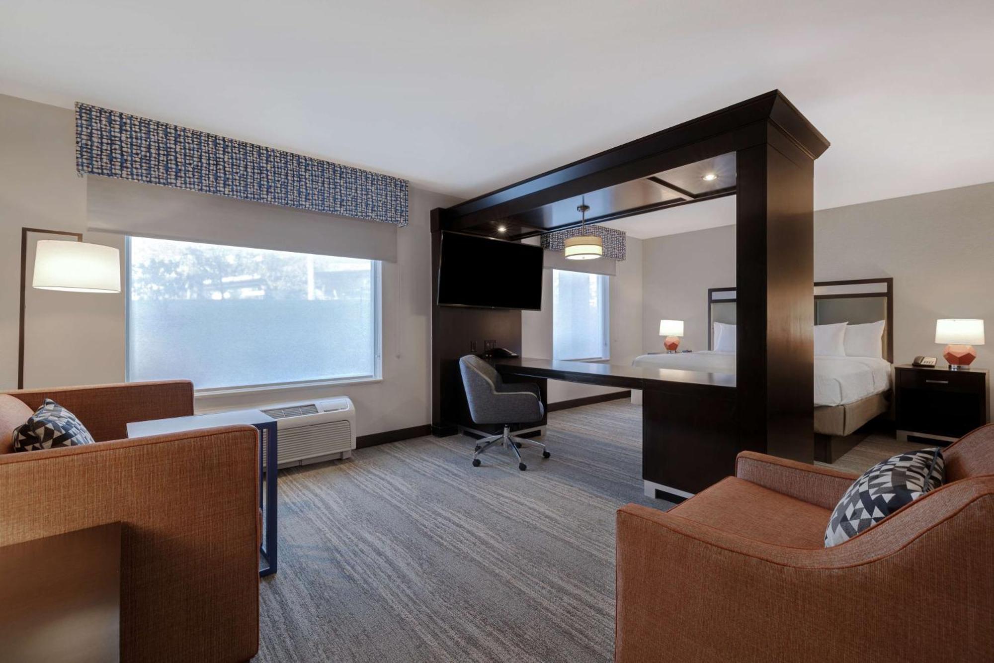 Hampton Inn & Suites Seattle/Федерал-Уэй Экстерьер фото
