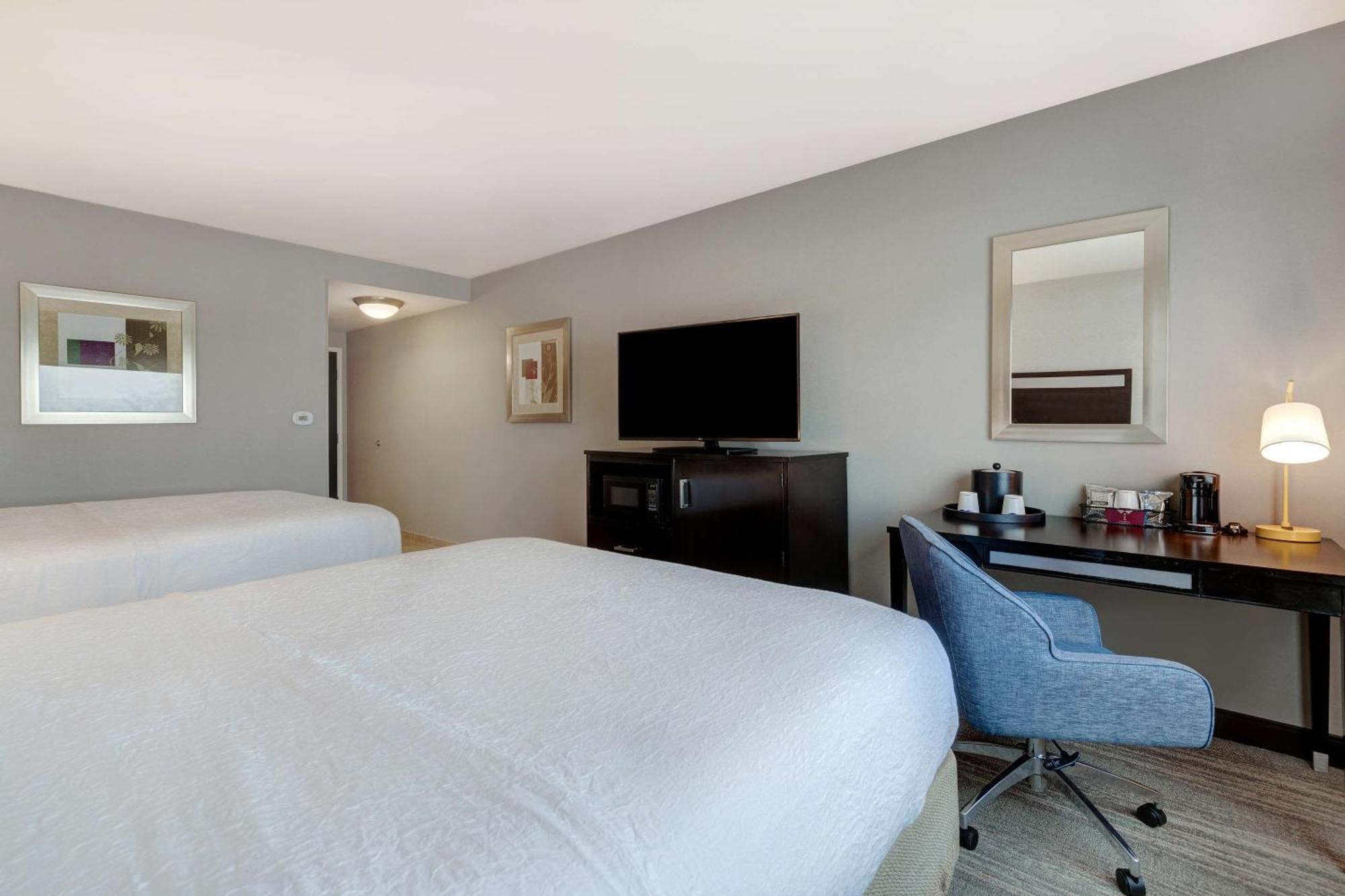 Hampton Inn & Suites Seattle/Федерал-Уэй Экстерьер фото